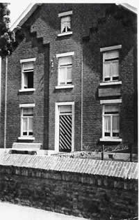 gemeentehuis en schoolhuis